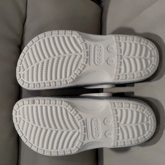 CROCS  Sparkly Clogs - Picture 6 of 9